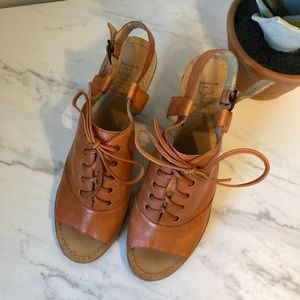 ANTHRO-Latigo Tangerine/Terracotta Leather Wood Block Wedge Peep Toe Heels 9.5